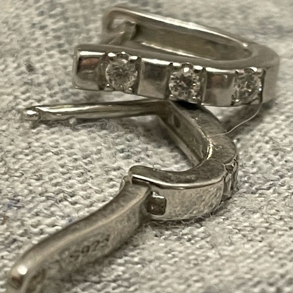 Silver hoops - Picture 2 of 5